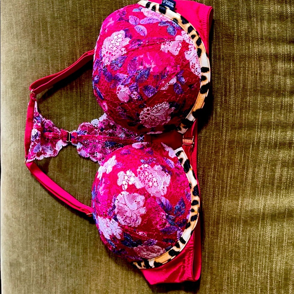 Victoria secret bra by pink push up
